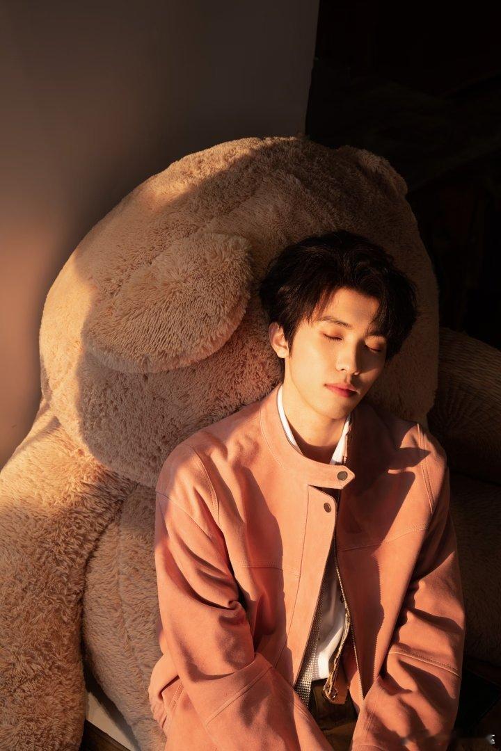 谁说没有选秀就看不到秀人合体林墨何洛洛越剧春晚合体太惊喜！从选秀爱豆到同台好友，