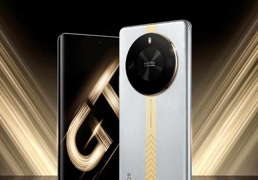 「荣耀X50搭载骁龙8+芯片」肯定也少不了荣耀的优化，故而得出体验偏重荣耀的传统