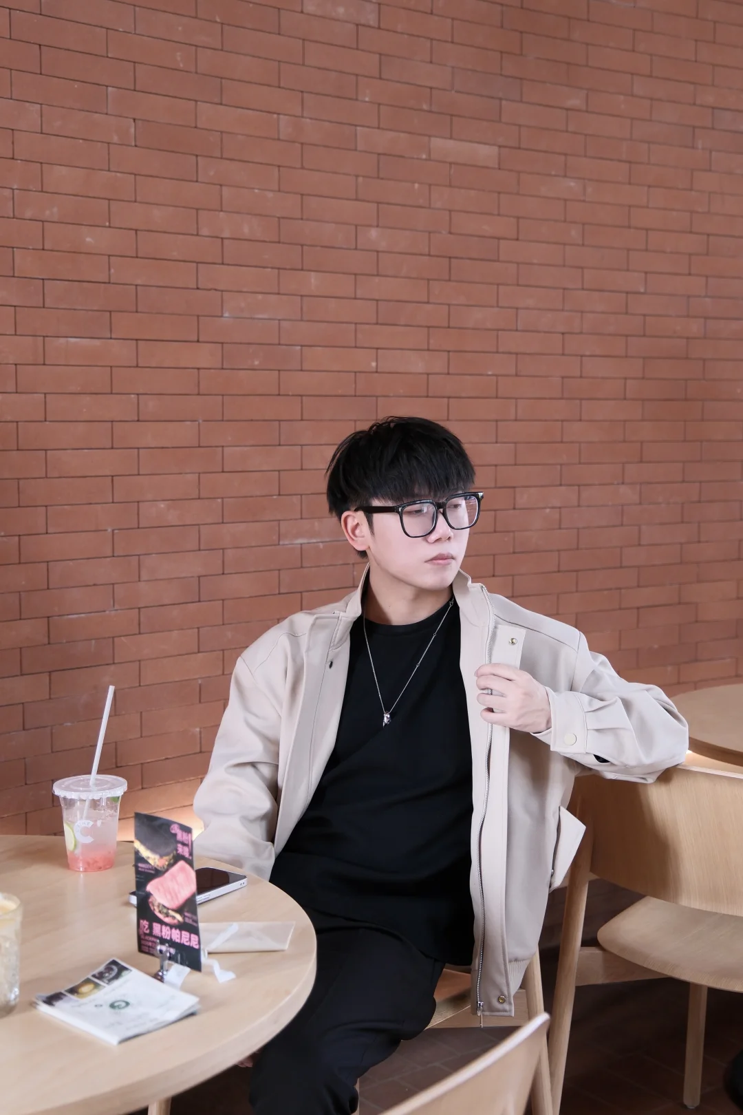 那个总穿外套的男生☕️