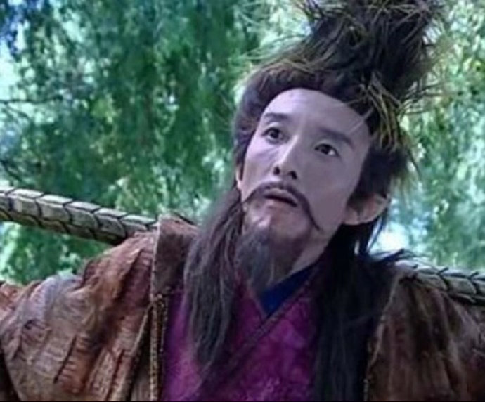 主角秦八娃 扫把星电视剧主角 扫把星变成秦八娃，中间隔了多少年啊。年轻时的尖长脸