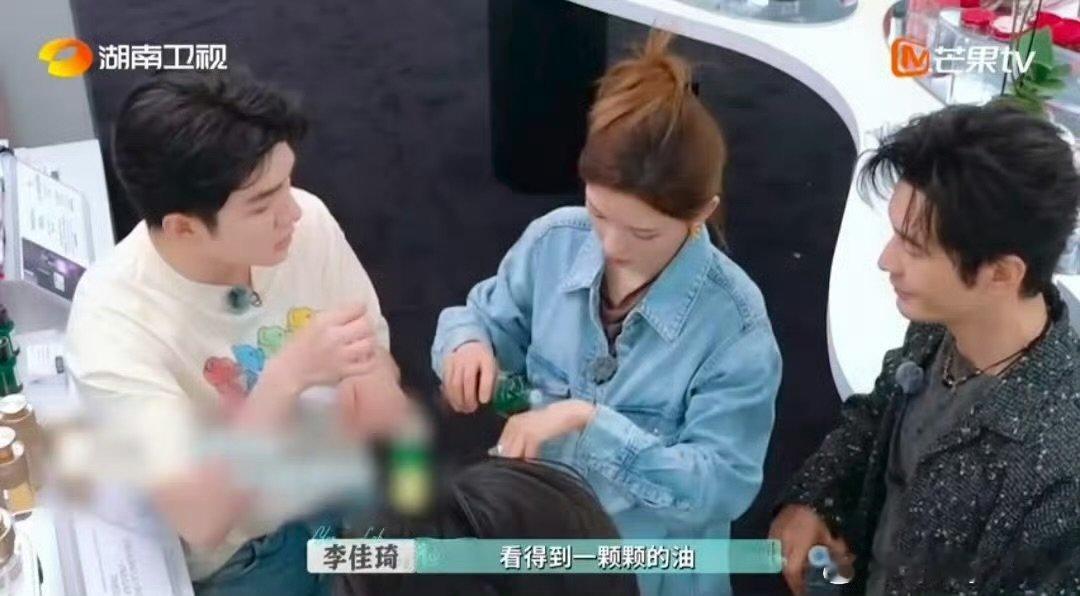 听李佳琦集训要长脑子了李佳琦不愧是货品总监巴黎合伙人李佳琦是真懂品牌！张嘴就来还