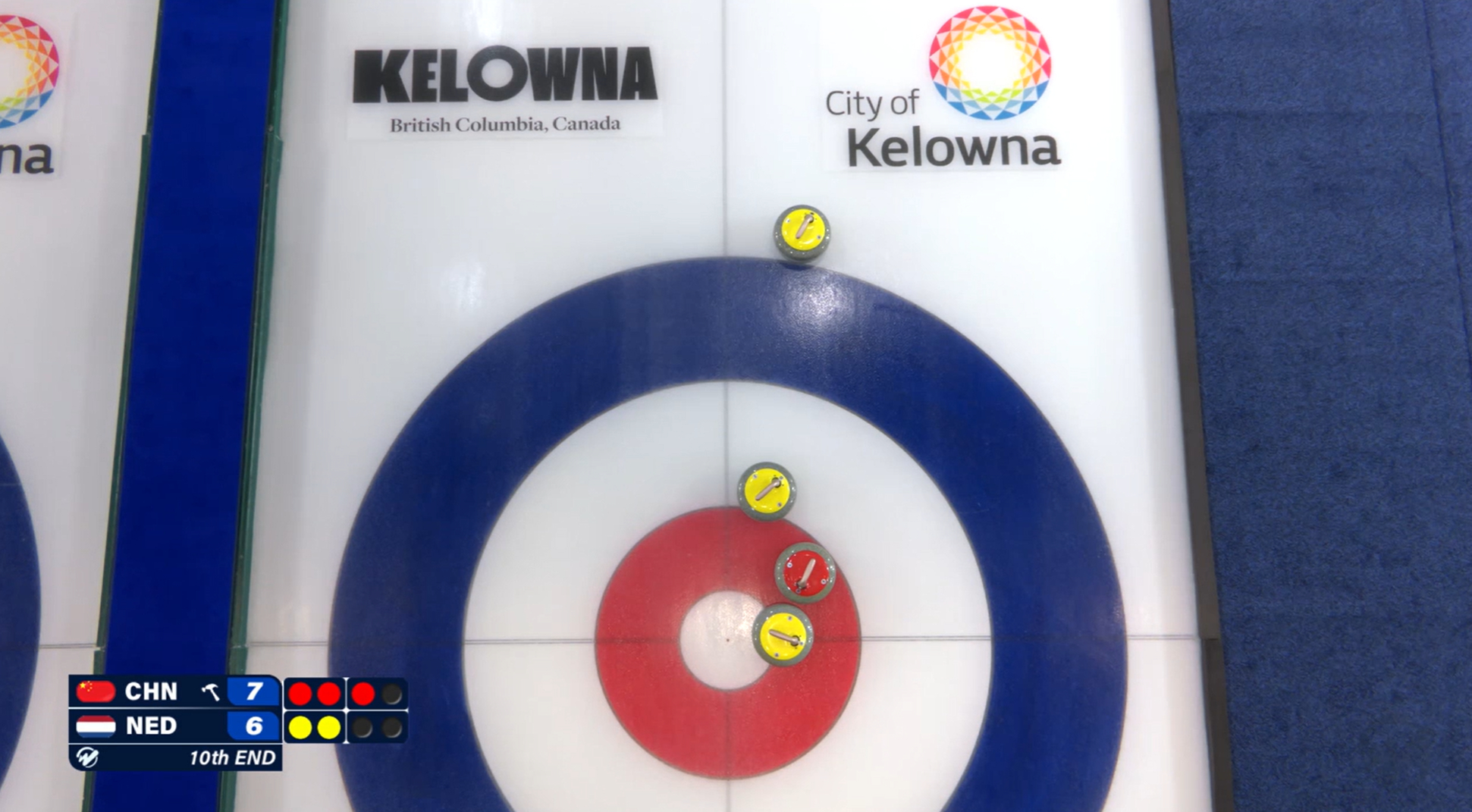 中国队叫暂停了，我觉得还是清理占位为主吧，这种形势走到最后，就是需要中国队四垒旋