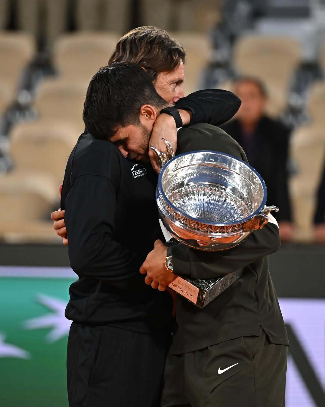 阿尔卡拉斯费雷罗结束合作 在费雷罗社媒发布的分手信中，他在最后一段使用了“I w