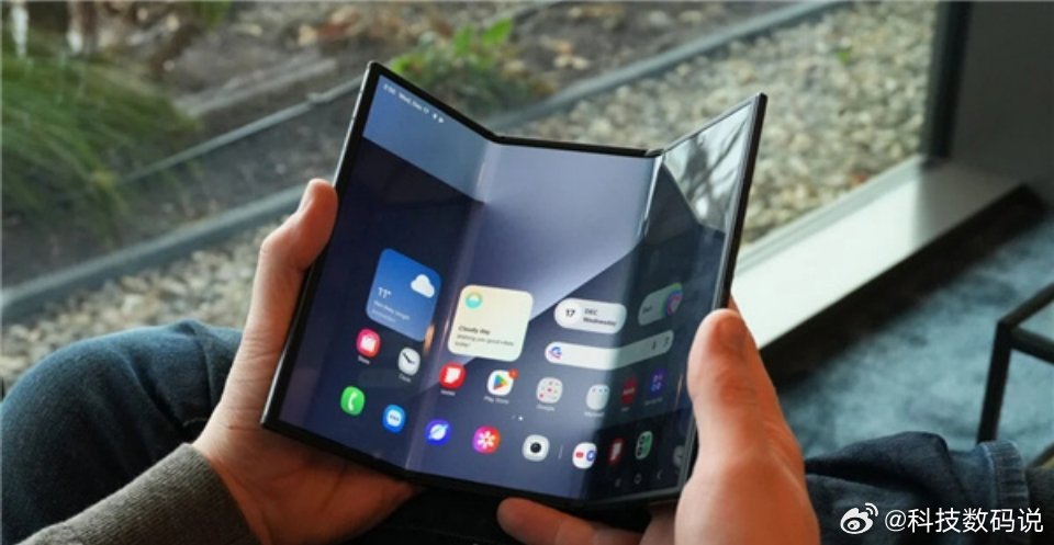 三星三折叠将停售去年12月发布，现在才3月就停售了所以呀，很多黑子看过来华为三折