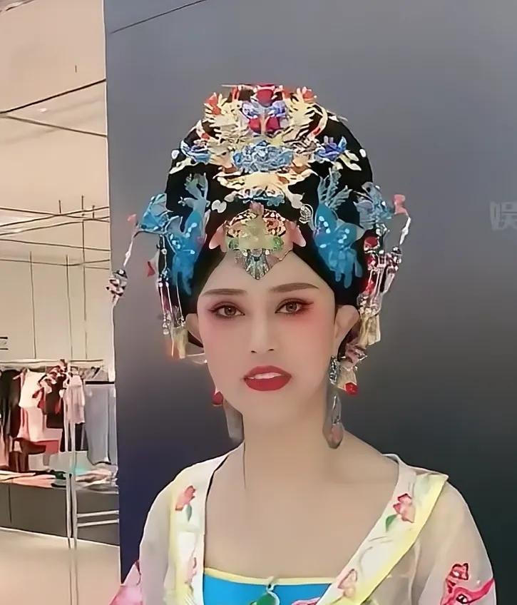 网红罗大美案件二审维持原判，杨恒13年，沙玉娇缓刑两年，于金生死刑。



据称