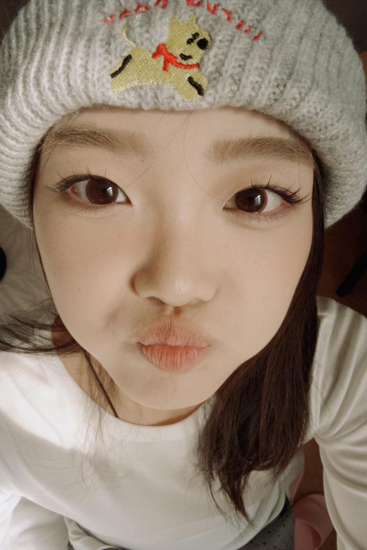 等等我先摆好造型 迷之角度 谁化完妆还不是个甜妹