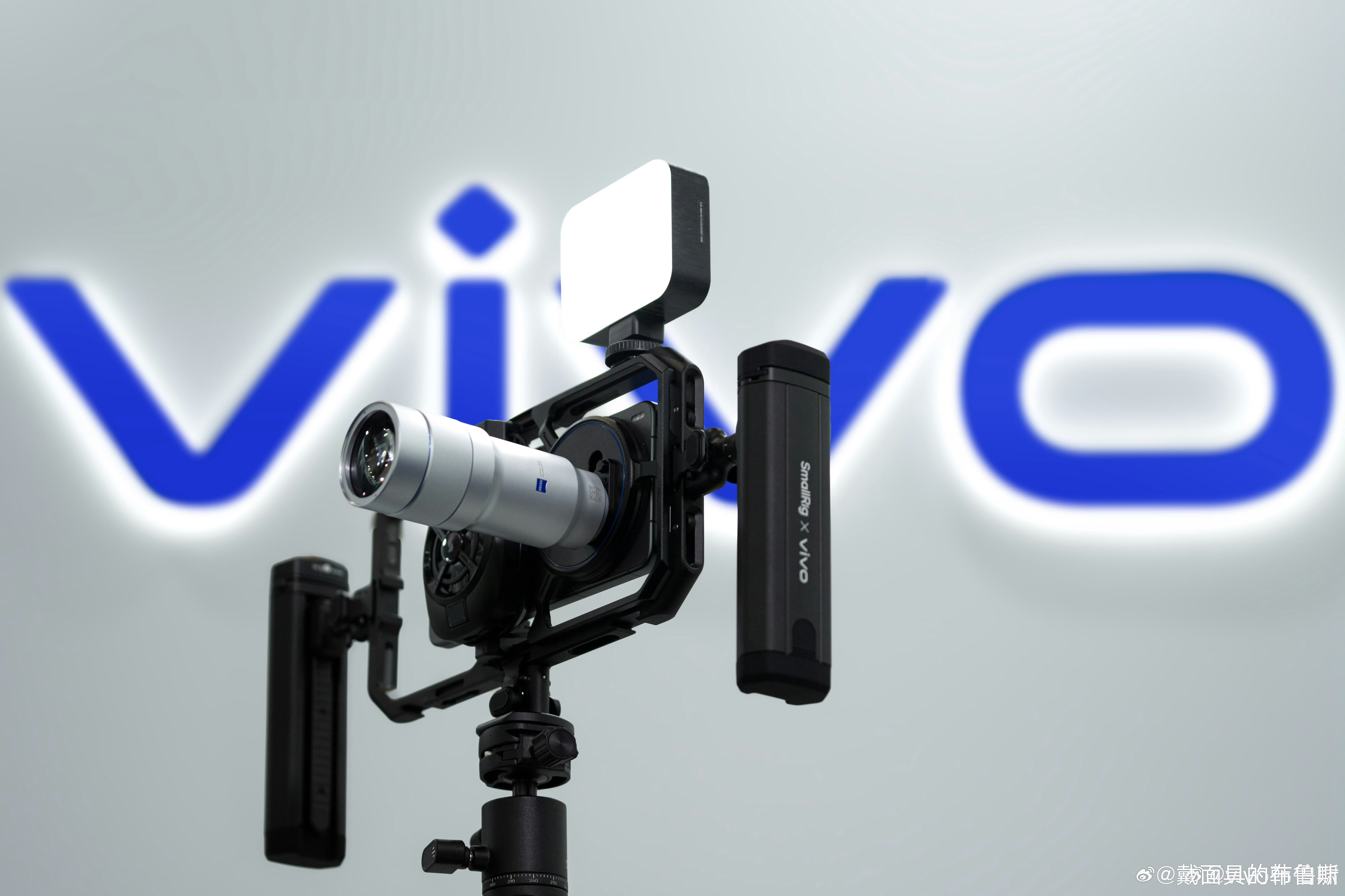 vivo X300 Ultra的这套银色400mm vivo 蔡司增距镜专业摄影