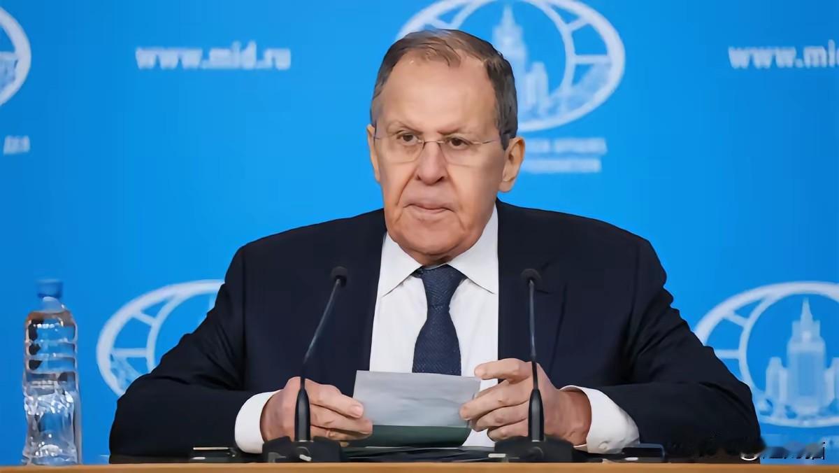 俄罗斯外长拉夫罗夫称格陵兰岛“并非丹麦的天然领土”，并称其为殖民征服
他认为，当