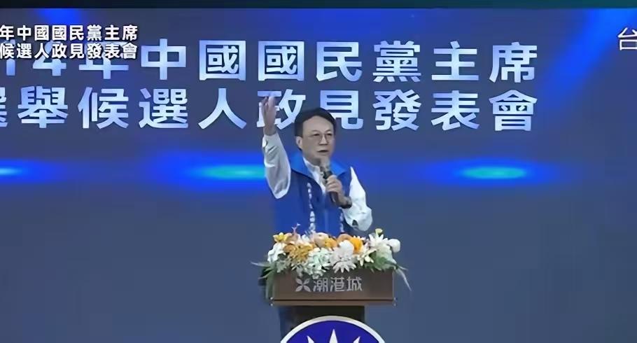 卓伯源表示，对岸是我们的同胞，中华民族要团结！在10月7日，国民党在台中举办了党