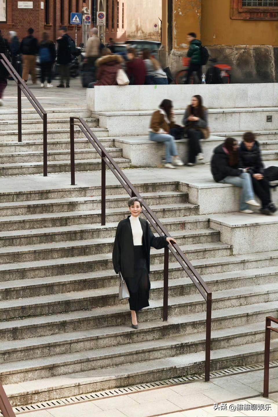 叶童，高调发文。

3月8日，叶童在社交平台发文，言语间全是她最真实的模样。
