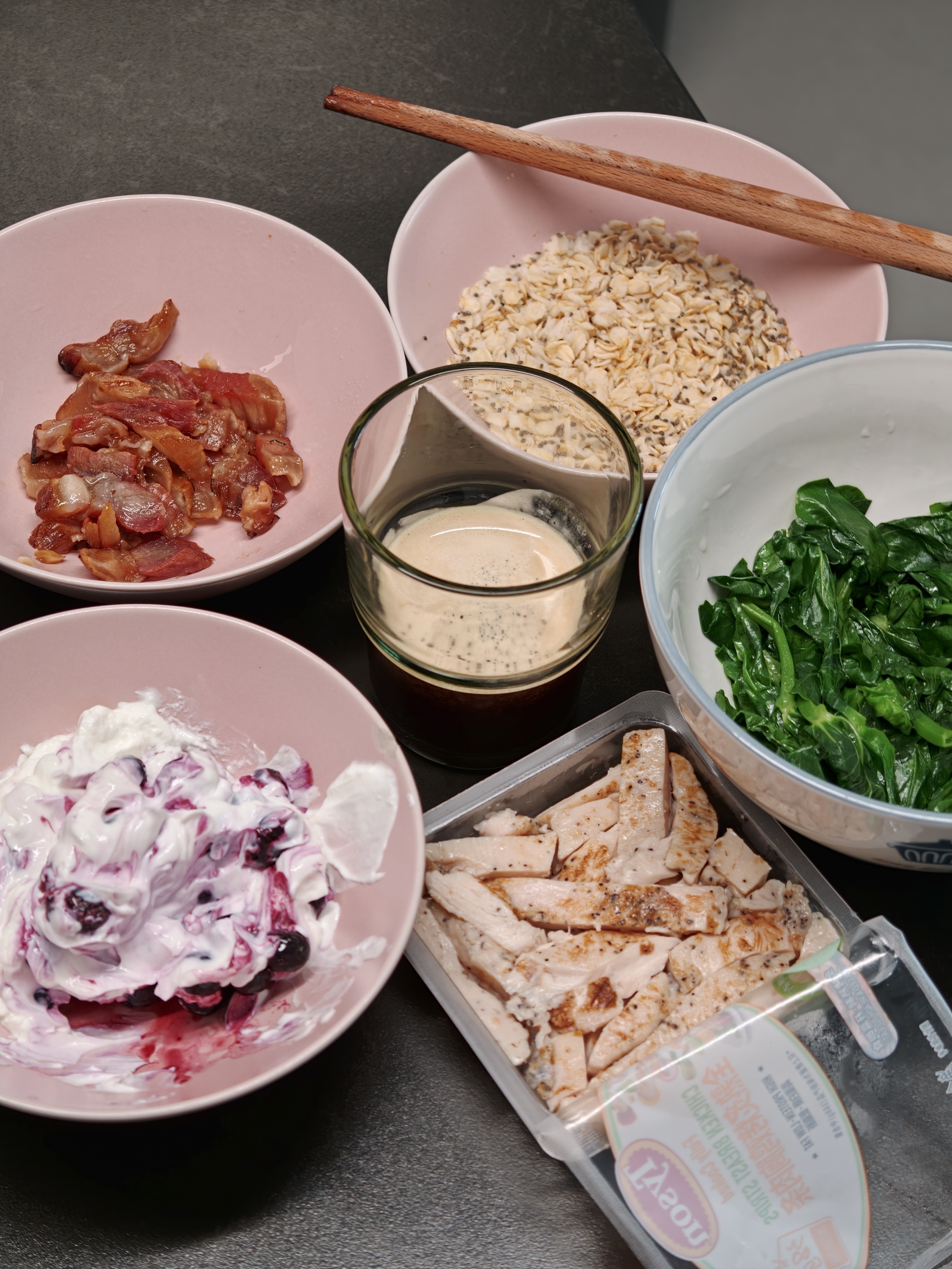 除了东莞打包回来的叉烧，其他都干净饮食哈[嘻嘻]继续再休息一天，明天开始恢复健身