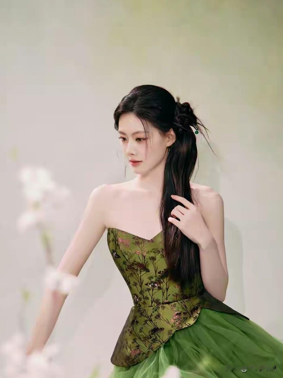 中国文艺评论家如此评价演员赵夕汐！

这位评论家说
赵夕汐的演技
可用8个字来概