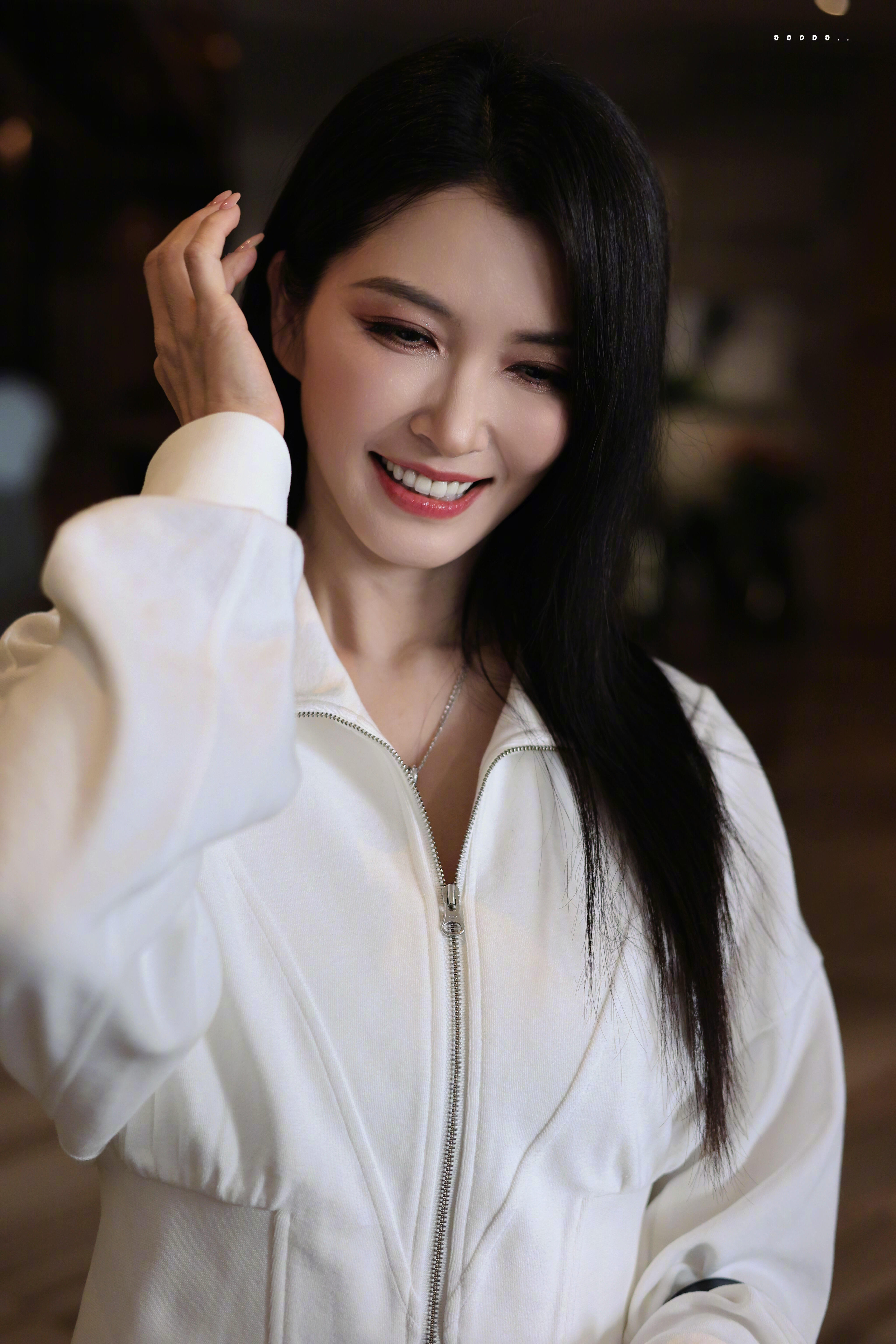 徐洁儿最像我真妈的一集黄灿灿曝光徐洁儿微信头像本以为是女明星的精致日常，结果是家