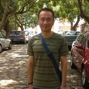 树下小哥