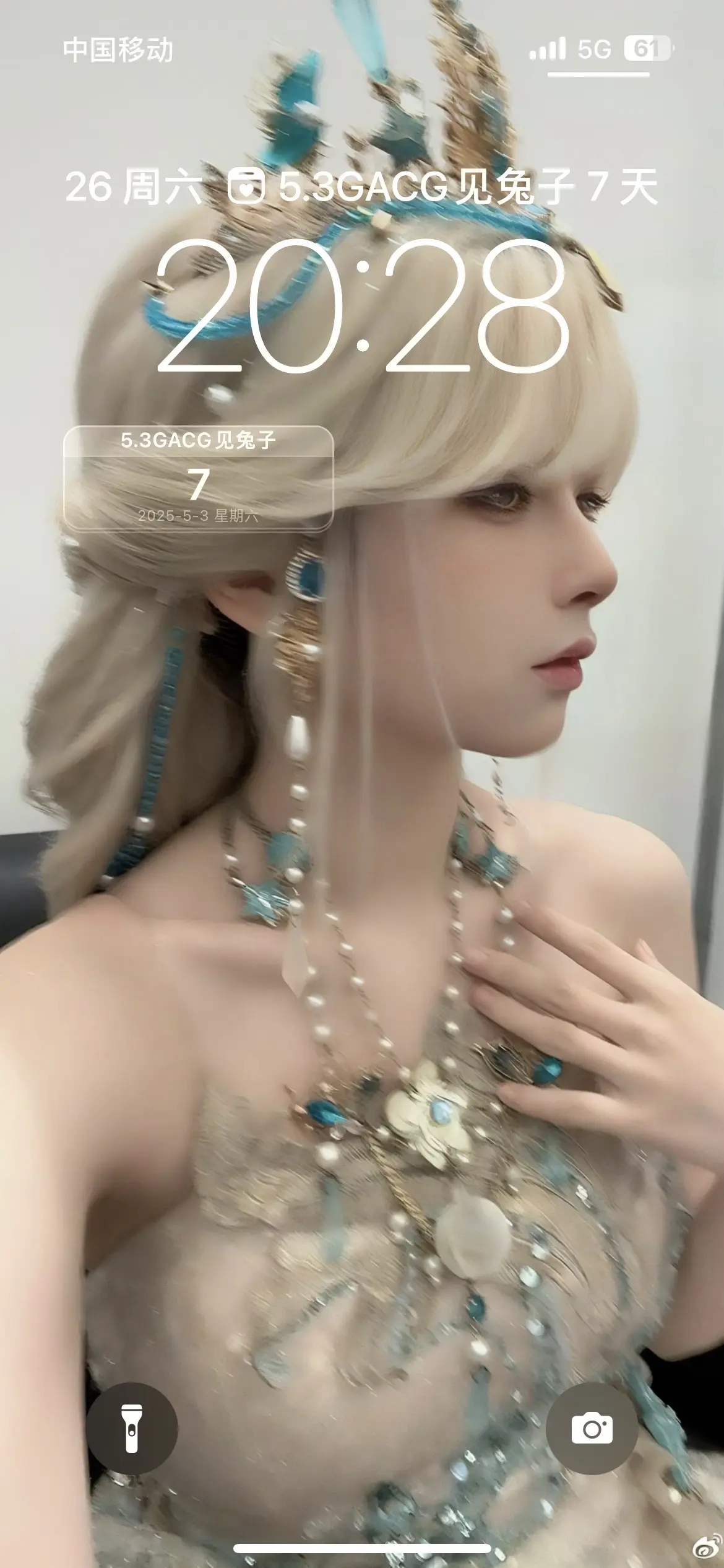 兔娘壁纸。兔子这张最好看，不接受任何反驳，发出来你认为最好看的，让我品品