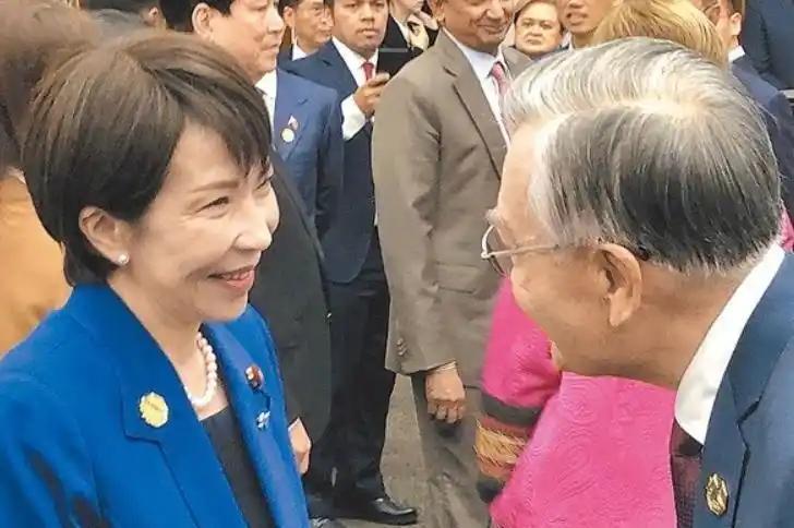 坚决反对！
 
高市早苗竟然公开作出恶劣反华举动，在APEC会议期间与台湾地区人