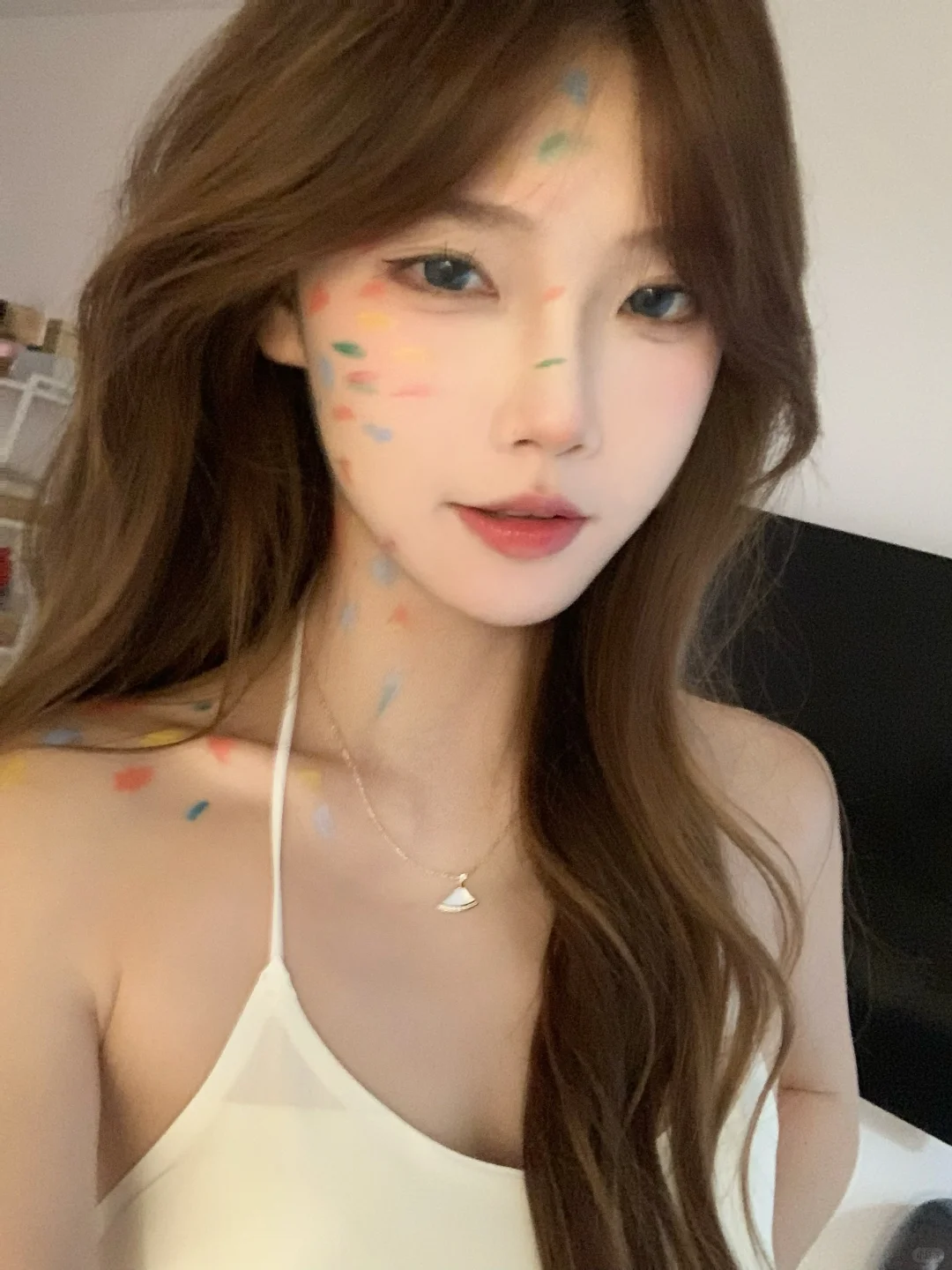 油彩洒脸上了✍️