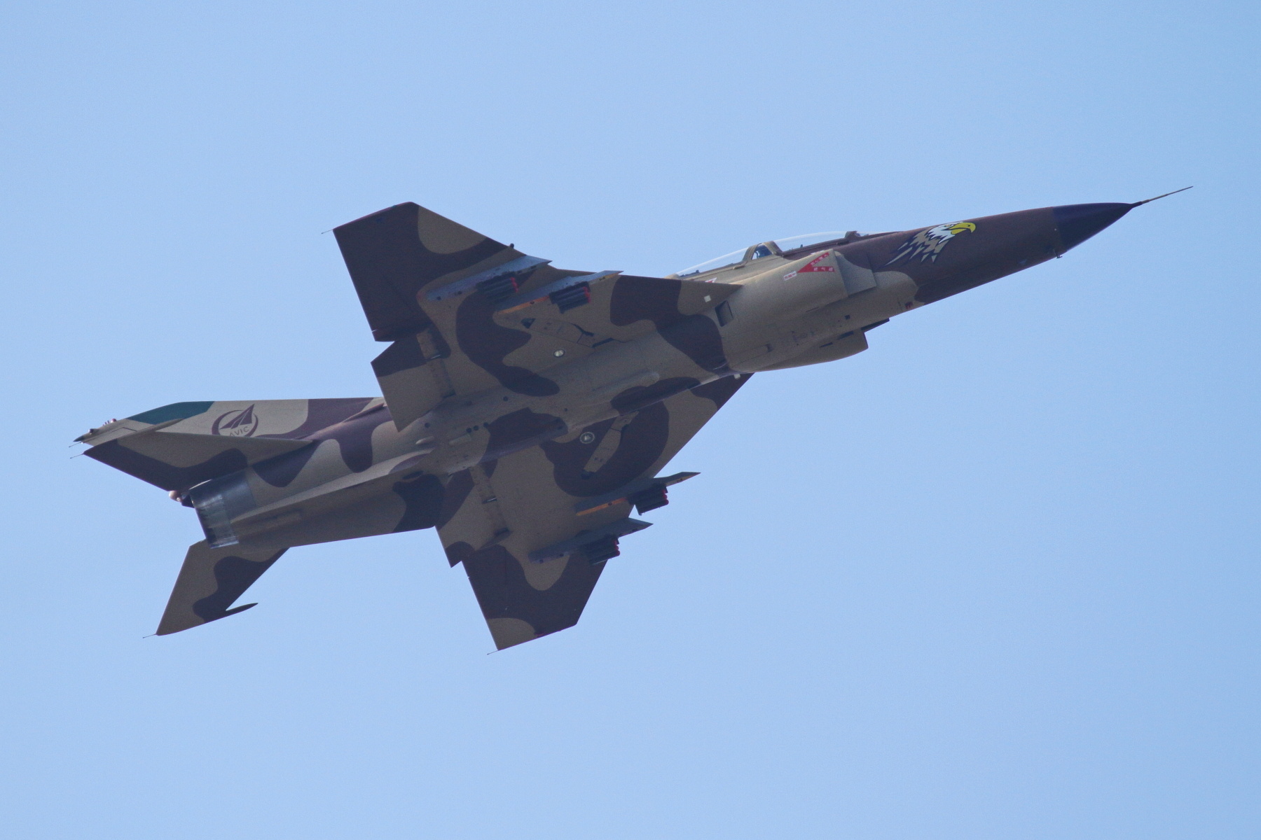 飞扬军事 2003年12月13日，国产歼教-9高级教练机成功首飞！ 烽火问鼎计划