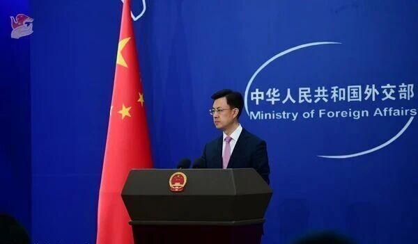 日舰擅闯台海，中方严正警告：悬崖勒马，否则后果自负
 
        就在日方