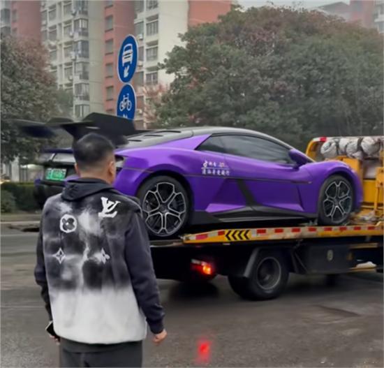 车主买了仰望U9，想赚点外快，委托租赁公司出租。租赁公司出租后，仰望U9却遭到了