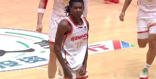 1月20日 CBA常规赛，深圳92-90险胜浙江。本场比赛，深圳外援史密斯状态火