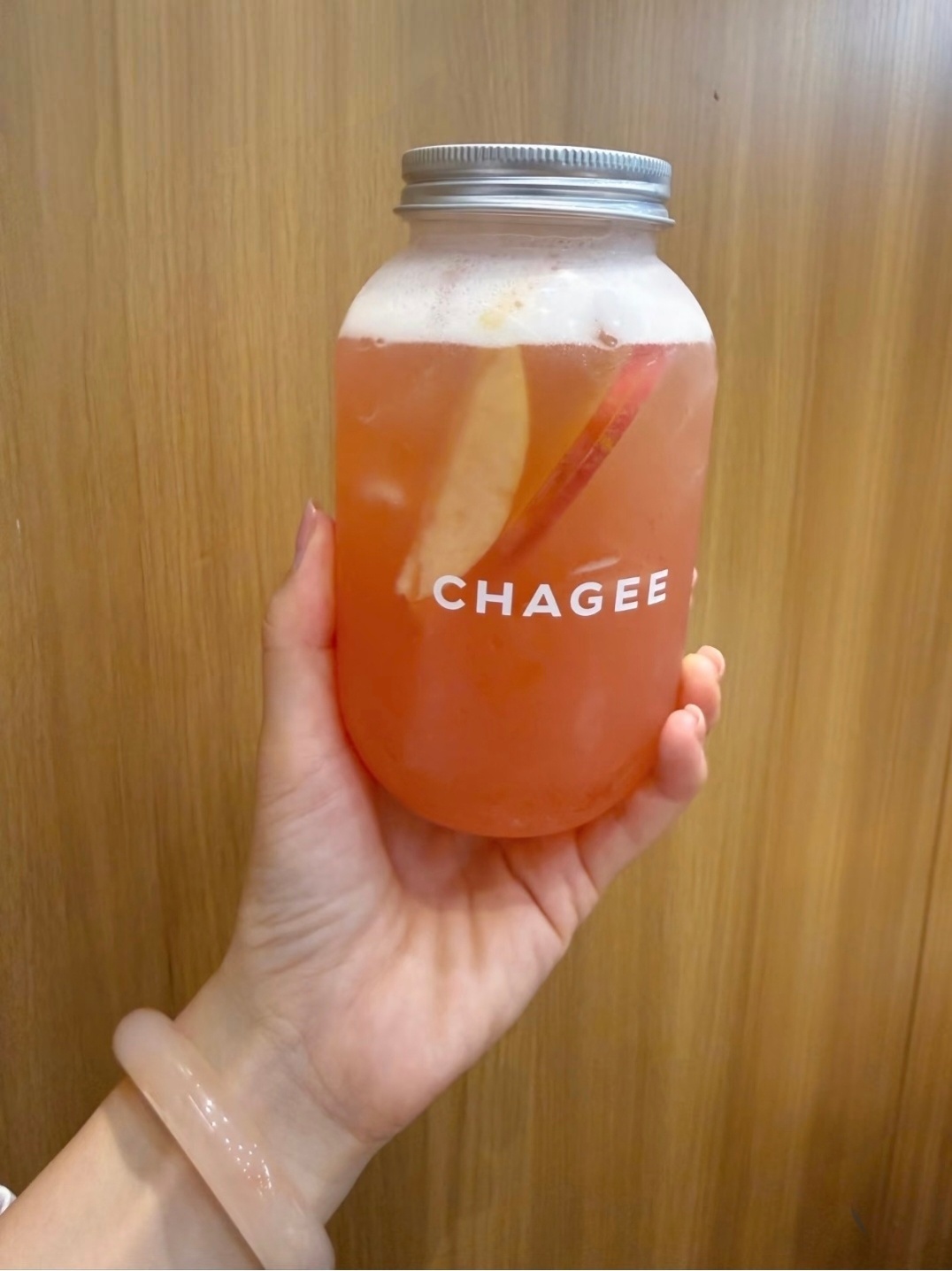 霸王茶姬霸王茶姬 上班是生活，下班是人生，最轻松的时刻，莫过于结束了忙碌的一天，