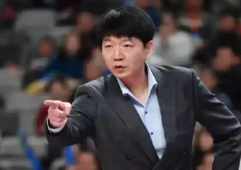 12月13日这一战，我看山东高速有点悬。
 
去年常规赛那是何等风光，结果季后赛