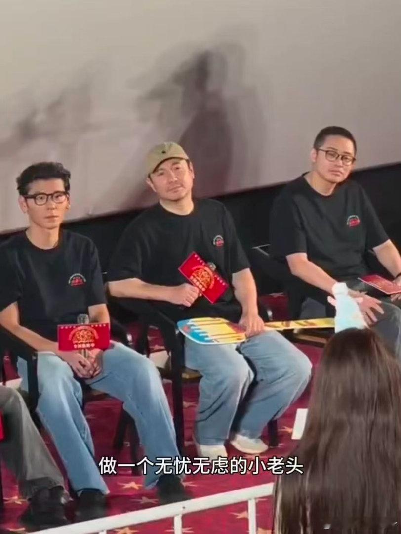 你们怎么又把沈腾弄哭了观众让沈腾做无忧无虑的小老头《欢迎来龙餐馆》不愧是腾哥含泪