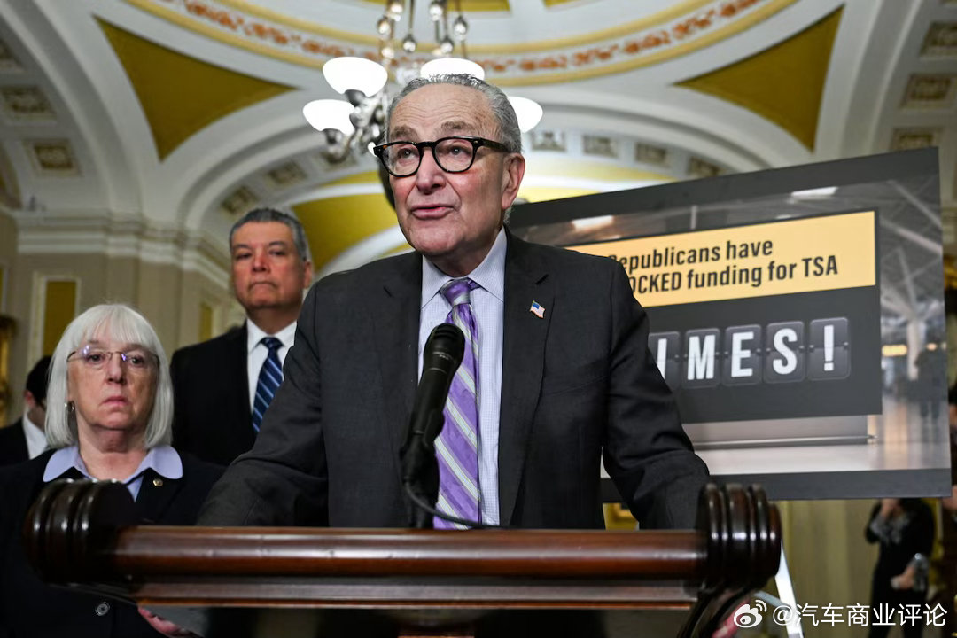 美议员敦促特朗普禁止中国车企在美造车当地时间4月3日，美国参议院三位民主党议员查