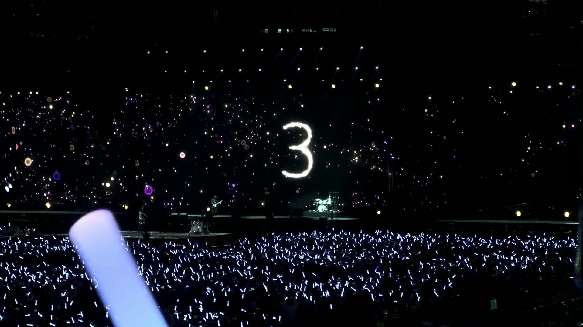 #五月天演唱会跨年倒计时##起猛了五月天已经跨年了# 五月天演唱会跨年倒计时，从