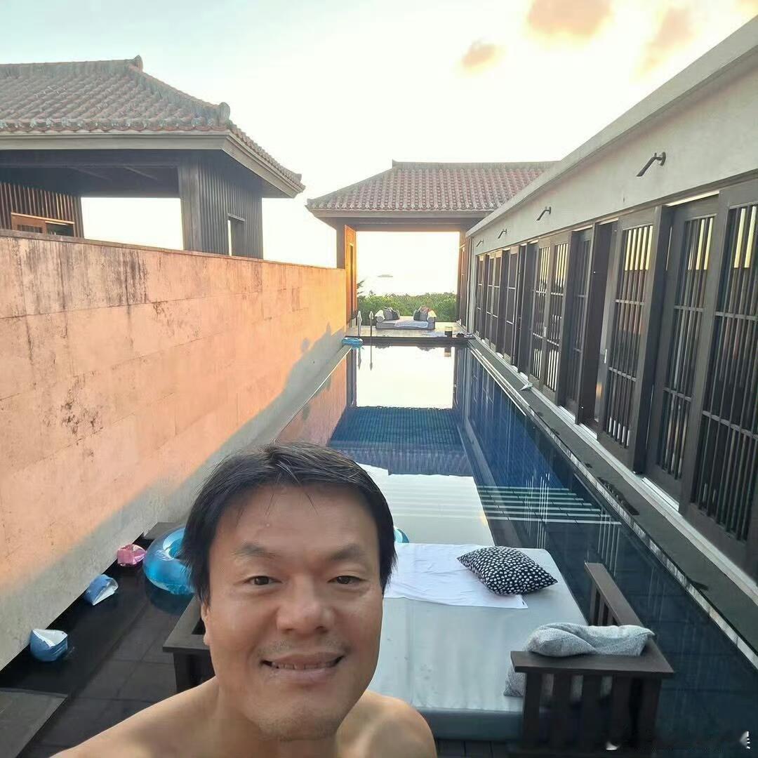 朴振英海边素颜自拍朴振英晒出海边素颜自拍，jyp的梦女来报到了。朴振英海边自拍照