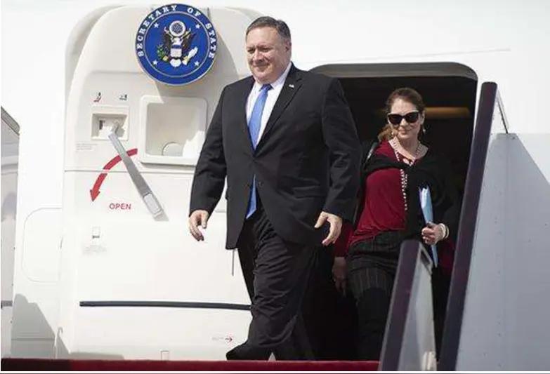 完整热搜｜白宫军方内讧爆发
 
国防部长赫格塞思当场呵斥："我才是老大，别越俎代