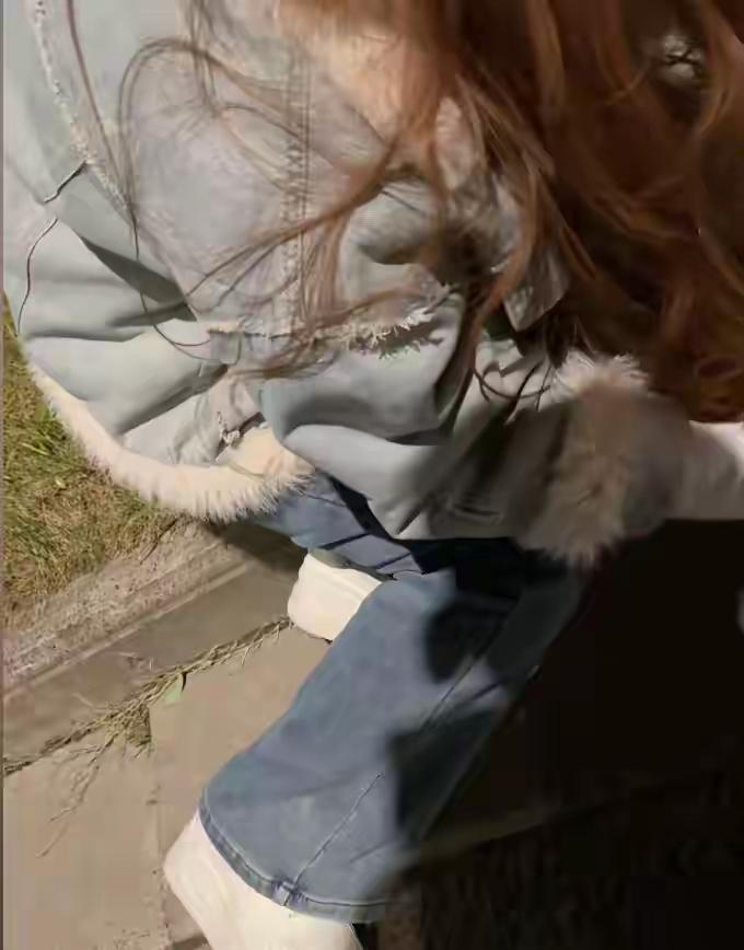 深夜遇女孩哭泣求助 不让报警只让送回家？路人报警后女孩消失

2026 年 1 