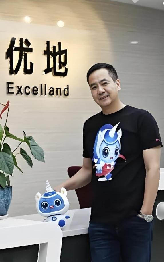 中国最强AI大脑机器人优地机器人
昨天港股上市也大涨了150%
领导果然是个狠角