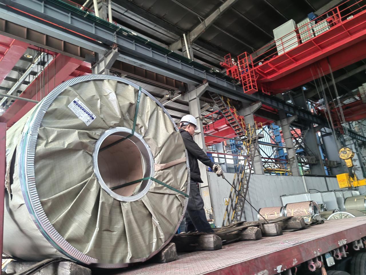 根据GB2811-2019《安全帽》第7.3要求“制造商提供的信息”，包括“a）