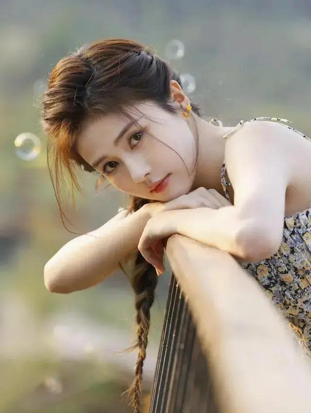 白鹿和赵露思
依你们的审美
谁的美貌更胜一筹[思考]