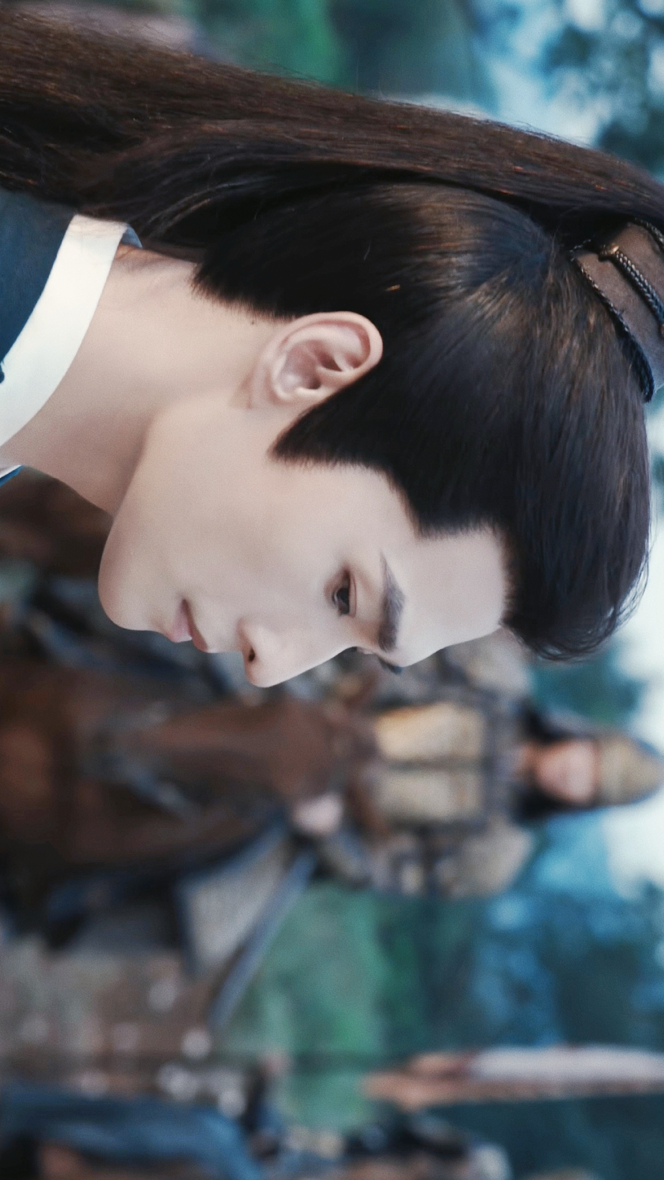 杨洋到底演了一个怎样的展昭 在《雨霖铃》这部剧里演绎的不是一个无所不能的英雄，而