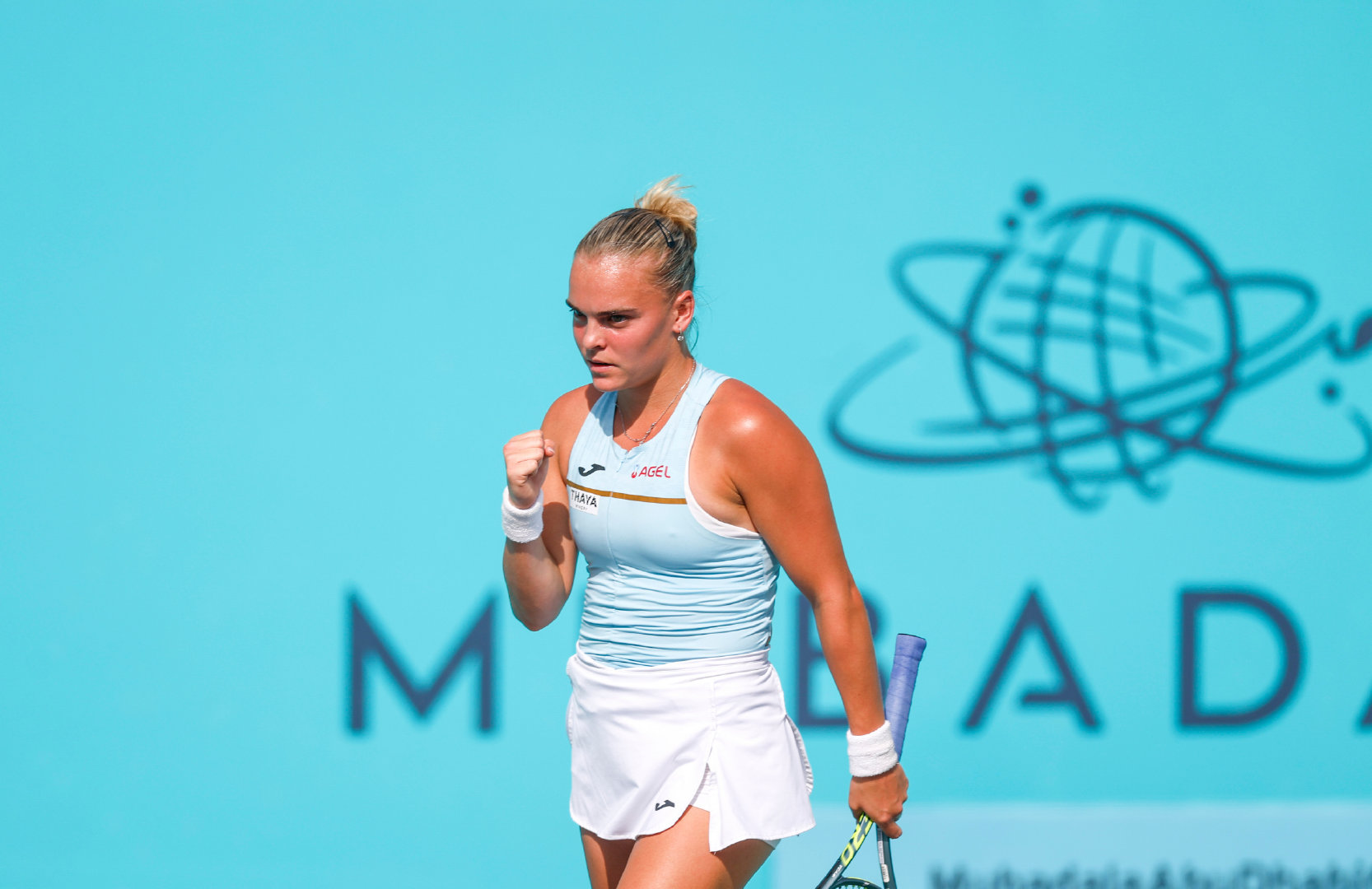 首个巡回赛四强✅WTA500阿布扎比站1/4决赛，贝莱克以6-0 6-2横扫同样