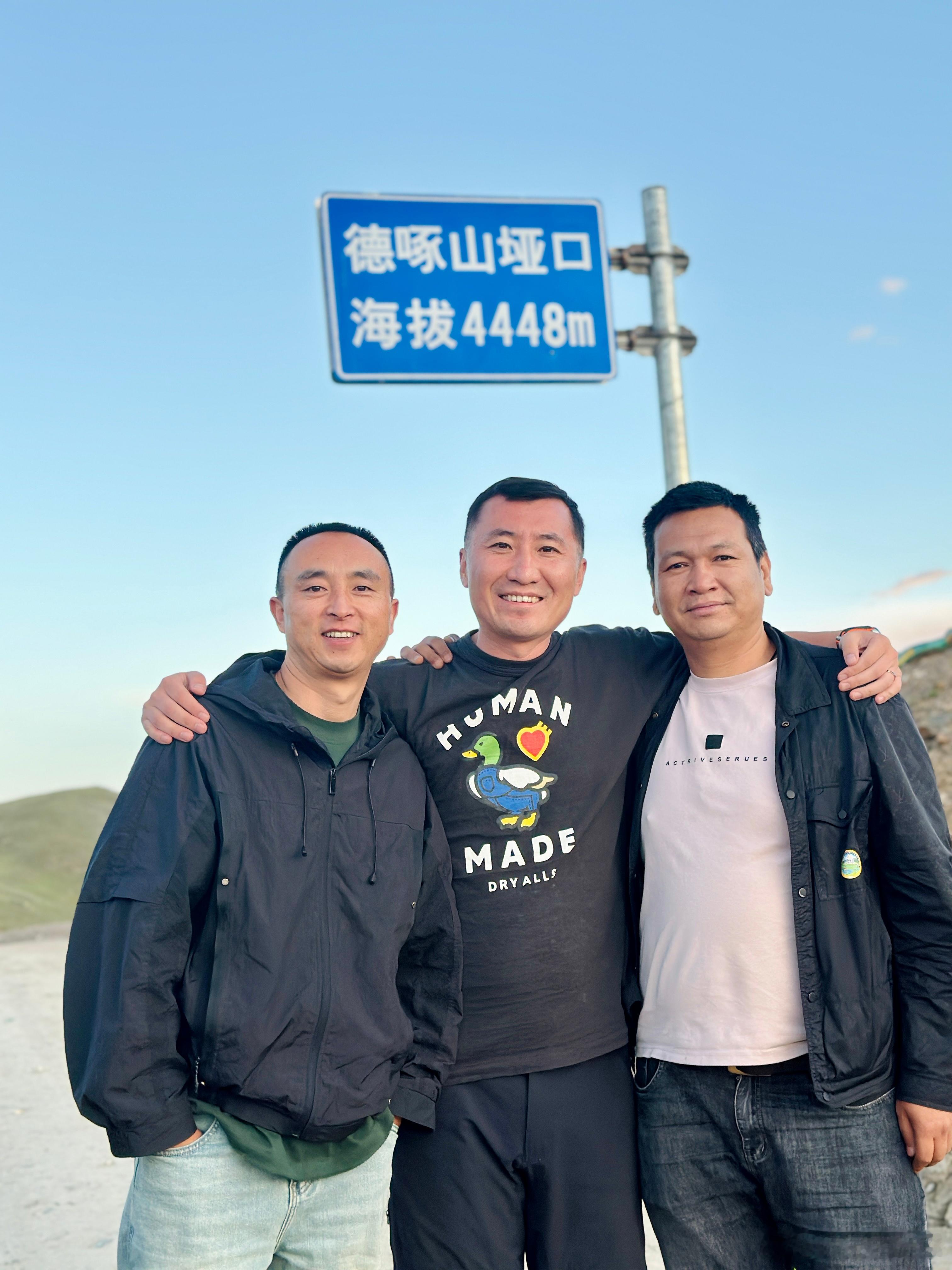 我们卸下包袱，放下疲惫，不用担心展示自己的脆弱。因为我们心里明白，有了陪伴，我们