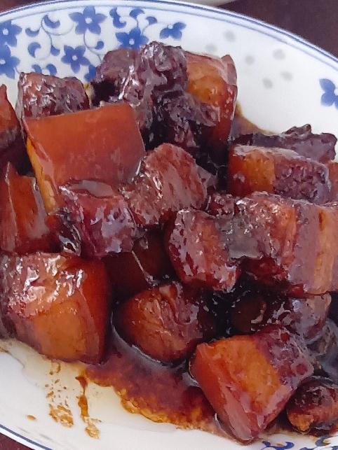 我做的红烧肉很好吃，我分享一下做法，可以收藏，真的，连我家特别挑食的老公，都说真