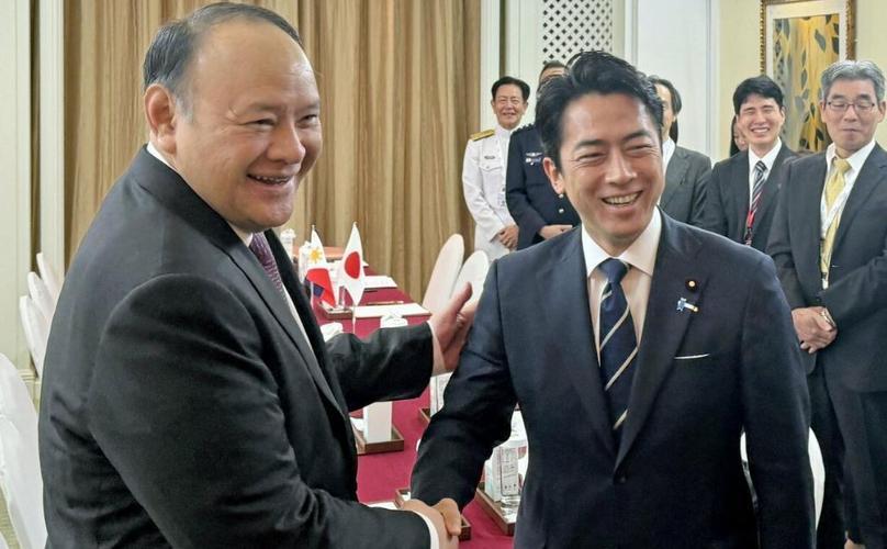 中国教授在香会上当面追问,小泉进次郎没接住这道题。

2026年5月底，香格里拉