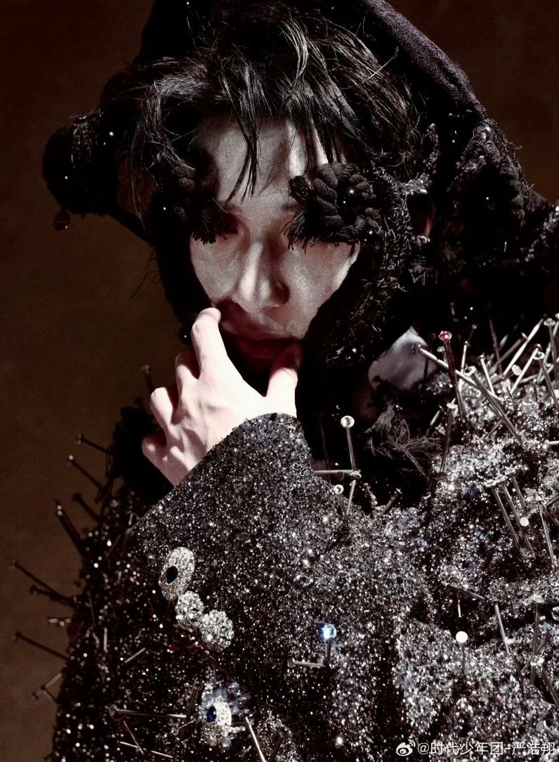 严浩翔让粉丝帮忙找物料严浩翔你怎么这么会整活啊，以出题试卷形式宣传，还让粉丝帮忙