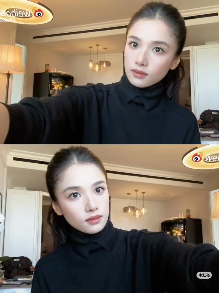 居然是镜像版本，张婧仪的脸感觉从不侧睡，非常对称 ​​​