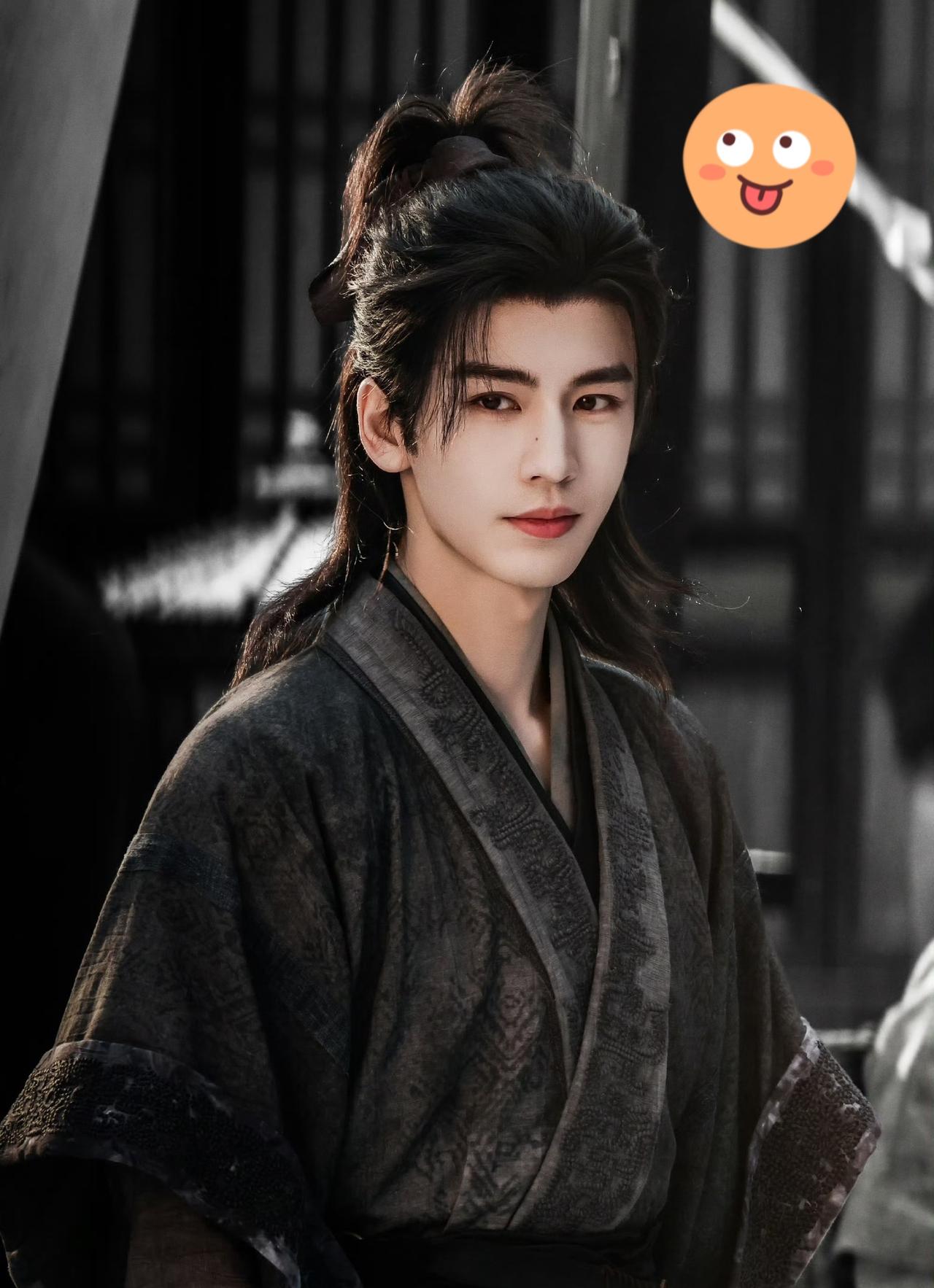 这下好了，
不仅平台，影视公司都叫去开会了，
“粉底液将军”真的开始发力了，
影