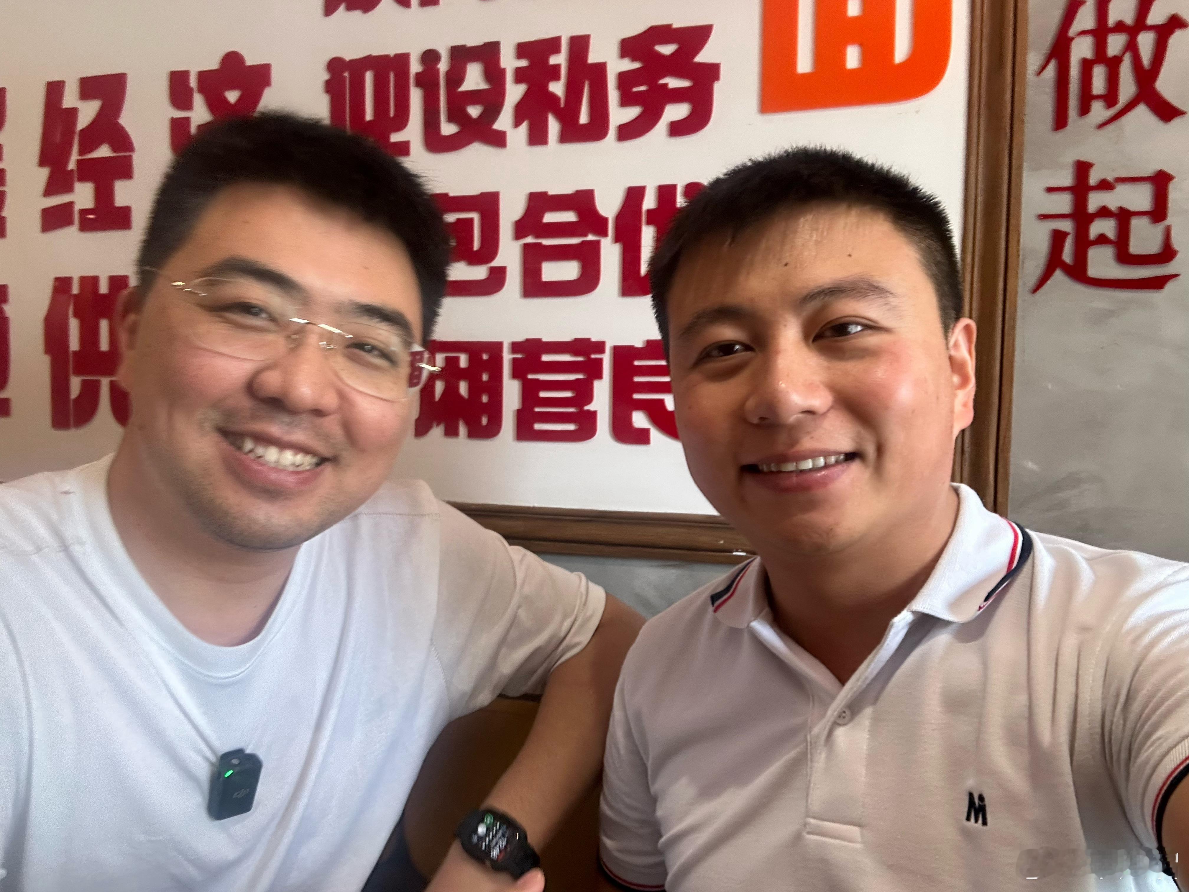 典采访巴黎最红的华人网红——小郭郭。  ​​​