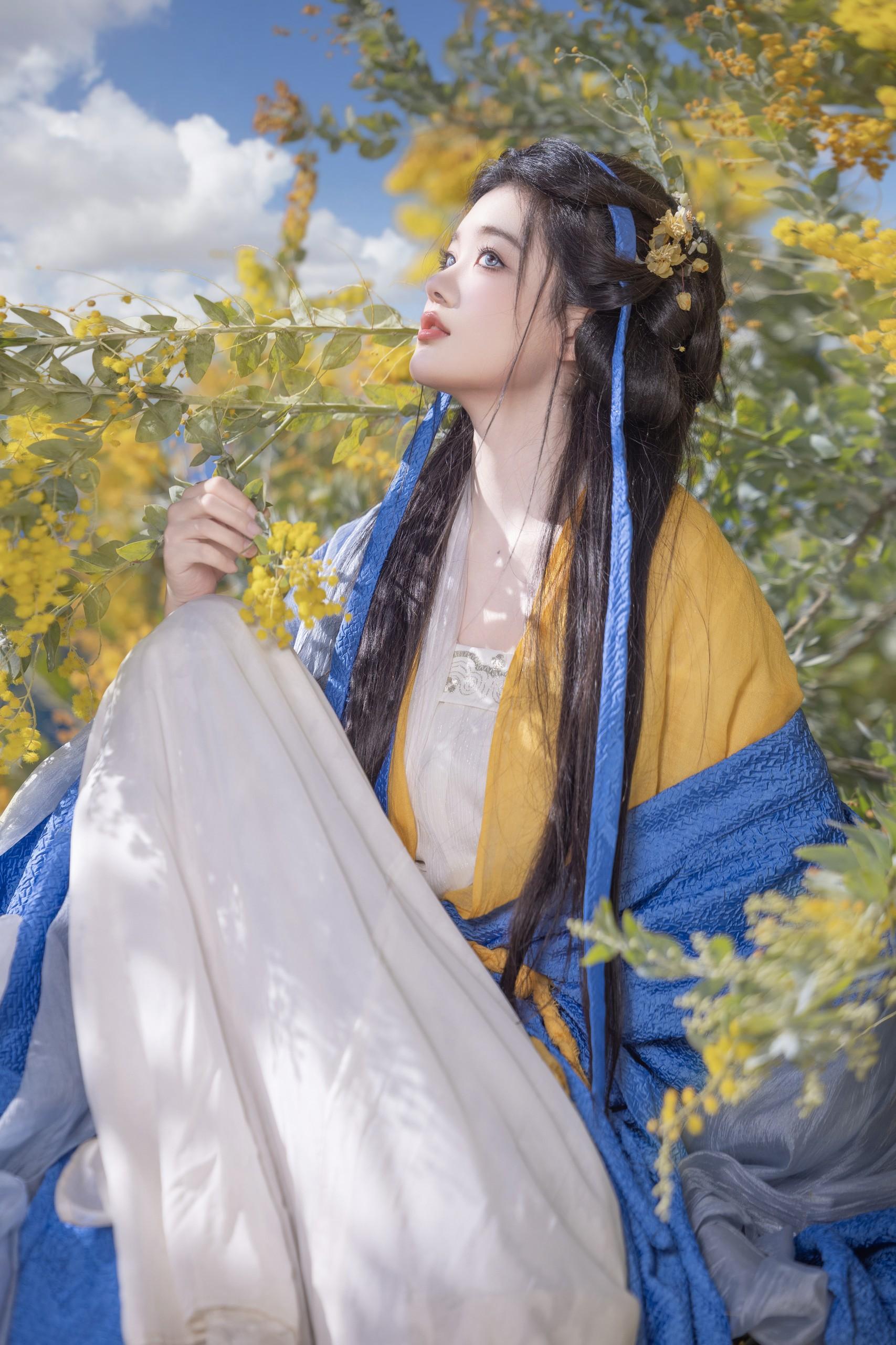 ‘年年如意 歲歲合歡’。