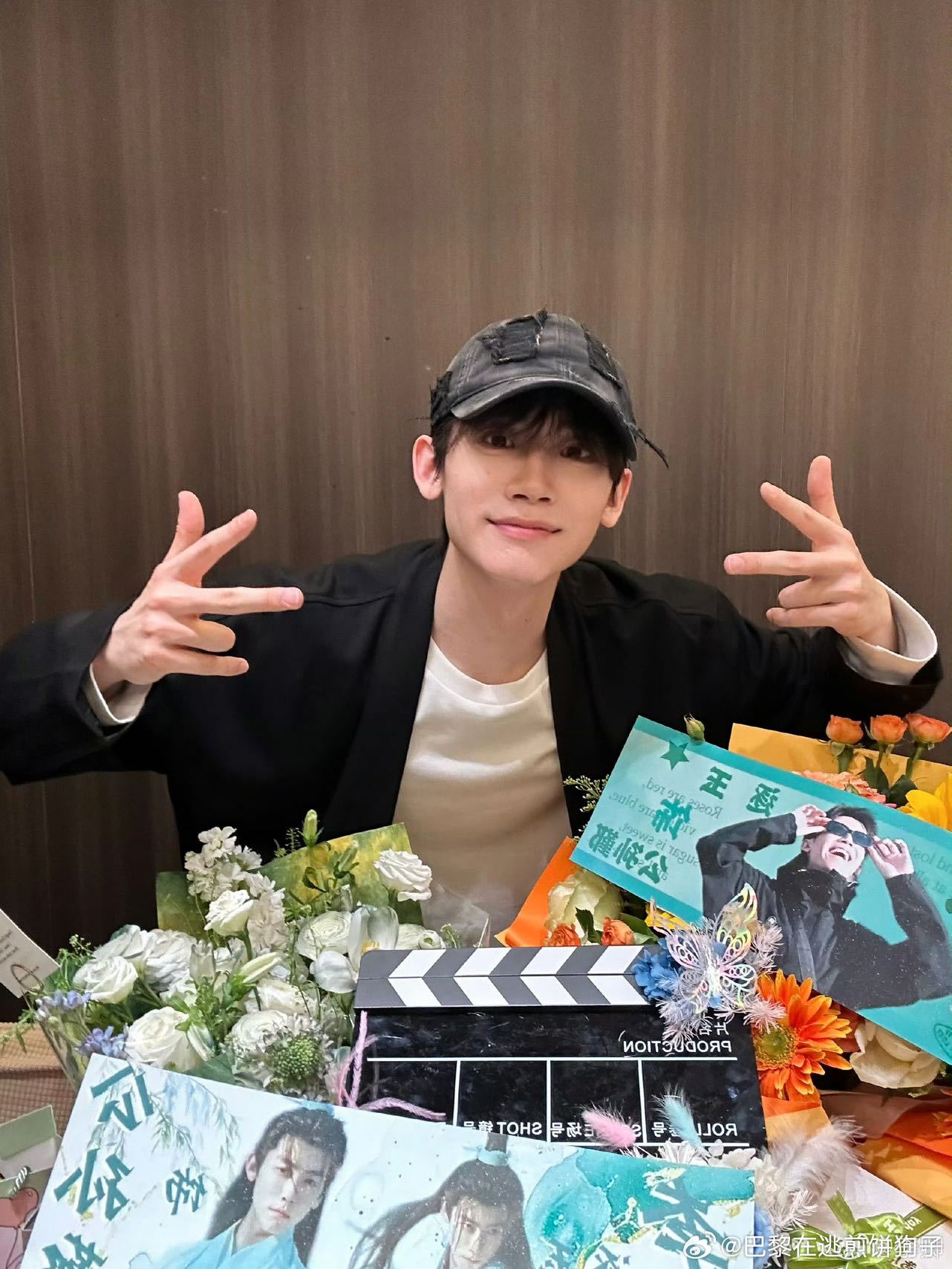 李卿逐玉收官后首个活动从荧幕里的“逐玉人”到现实中的耀眼星辰，李卿的转型瞬间完成