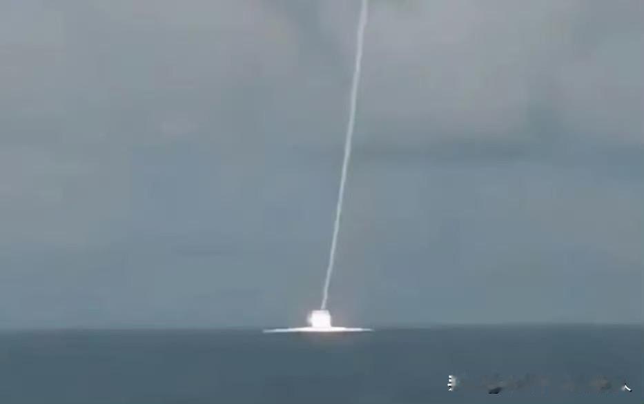 2026年初，在南非附近海域举行的“金砖-和平友谊”多国联合海上演习中，当着其它