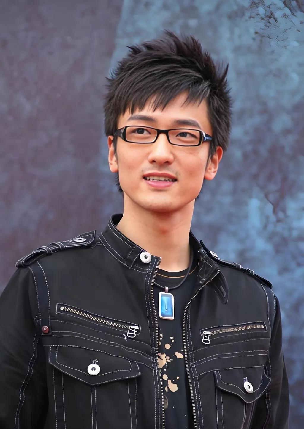 王传君以前挺干净的一个小伙子，这几年到底经历了什么？

近日，王传君凭借在《春树