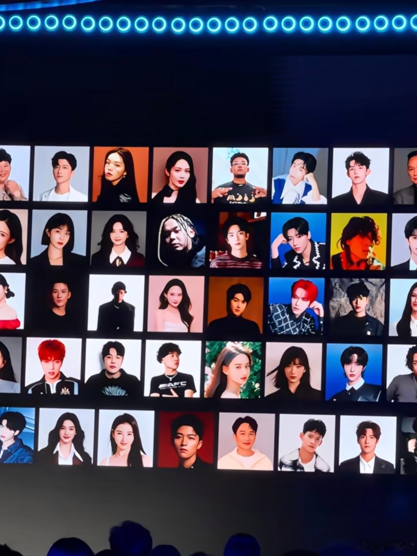 现在艺人把肖像权授给平台，以后拍戏直接从AI艺人数据库中抓取人脸信息生成就可以了